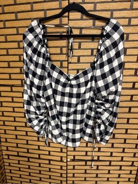 R.G.. Kane black and white plaid top size small